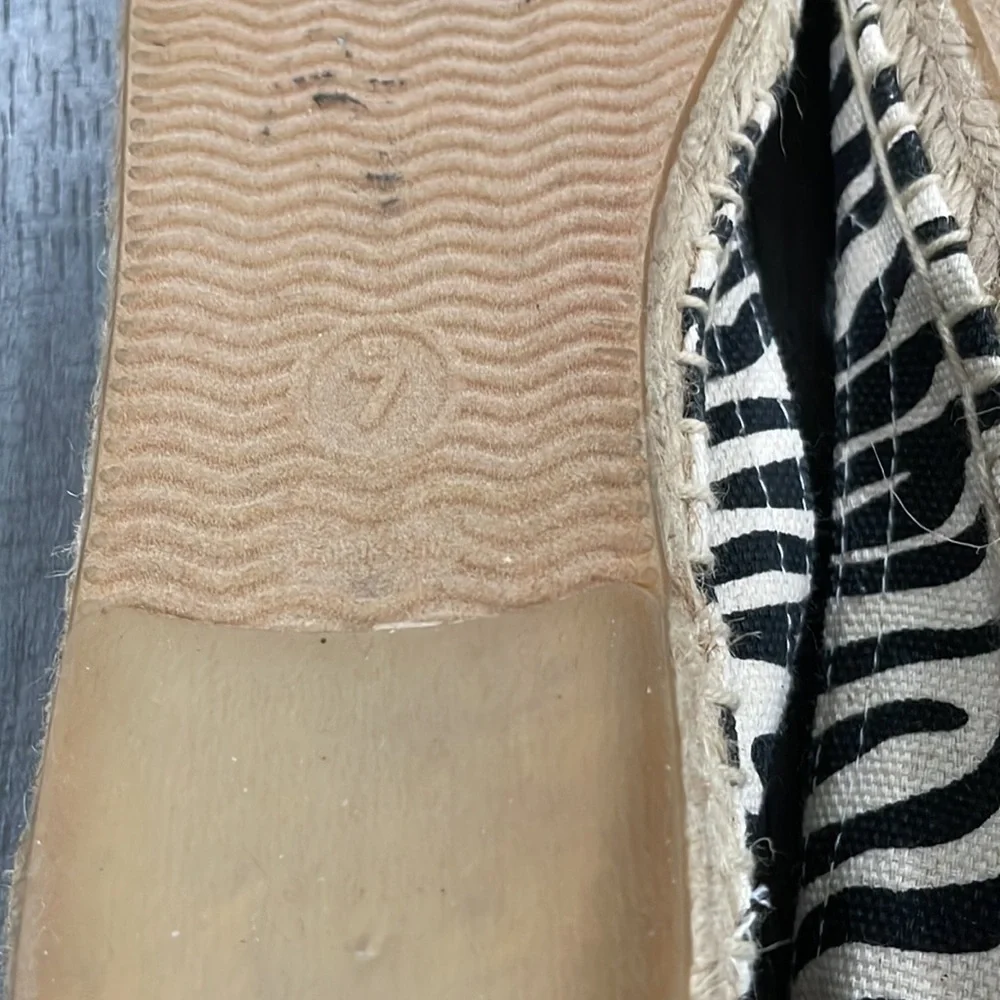 Soludos Canvas Zebra Stripe Smoking Slipper Espadrilles size 7